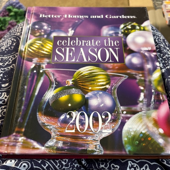 Better Homes And Gardens Other - Better Homes and‎ Gardens Festive Season Book with Purple and Gold